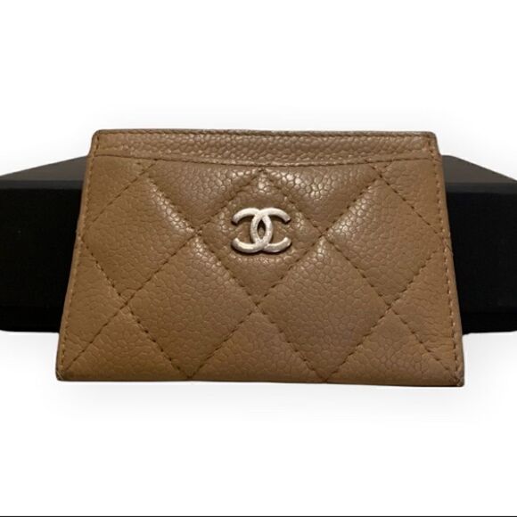 ❤️SOLD❤️Chanel Beige Quilted Caviar Leather Card Holder - Picture 1 of 14